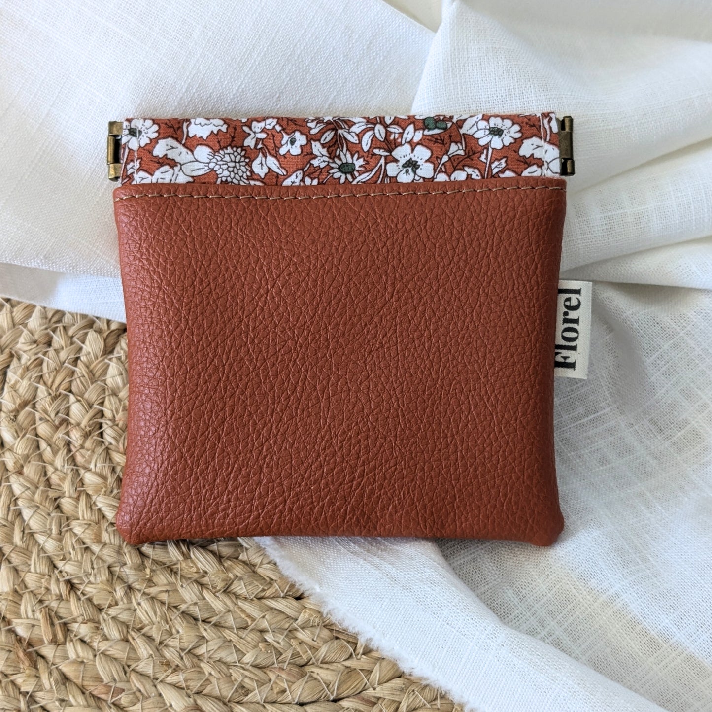 Pochette Flex - Fleurs blanches / orangé * Collection Les Rescapés